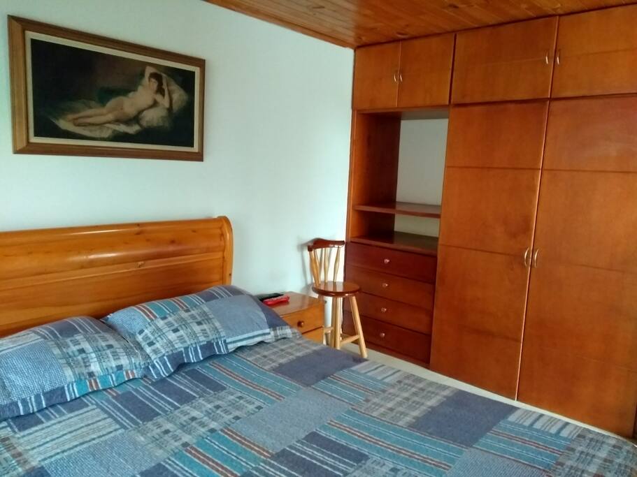 Habitación cama matrimonial con nicho independiente