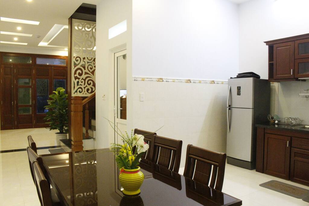  Bàn ăn bằng gỗ cho nhóm của bạn thưởng thức bữa tối