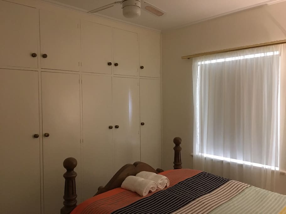 Ceiling height wardrobes