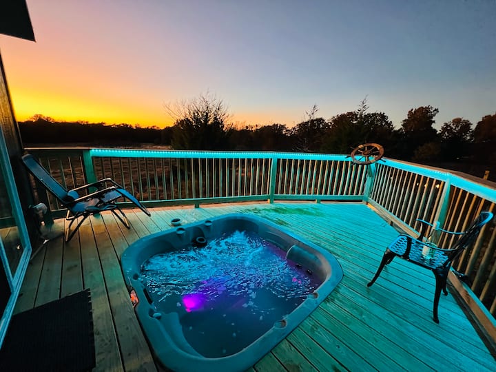 Lazy Spring Farm Star Gazing Hot Tub 2 Cabins for Rent in Jennings, Oklahoma, United States