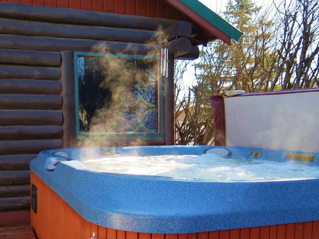 Live in the heart of Anchorage at the Downtown Den