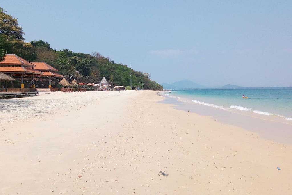Plage de Ah noi na .la plage n 'est pas privé . Accès à tout public !!!!