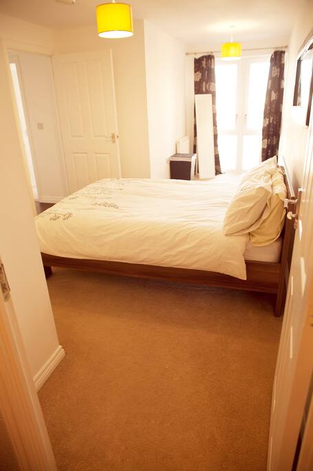 Main bedroom with en-suite.