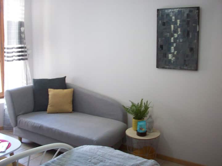 Fully Self-contained Studio Apart Sur Bellevue - Carcassonne