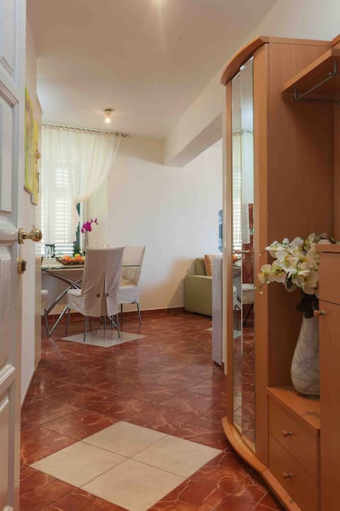 Successful Airbnb property: Apartment Kalalarga Deluxe-city centre & balcony in Grad Makarska