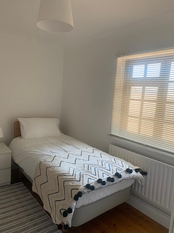 Dormitorio 3: cama individual.