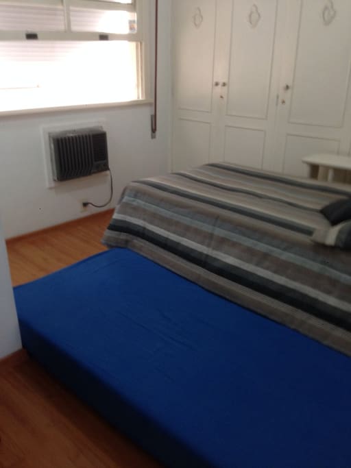 Suite com cama + auxiliar