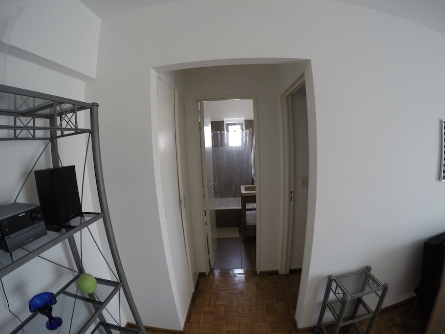 Access to bethroom and bathroom