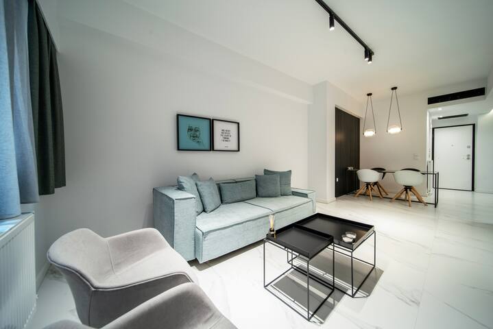 Heritage 402/Luxury Two Bedroom/Balcony gallery image 3