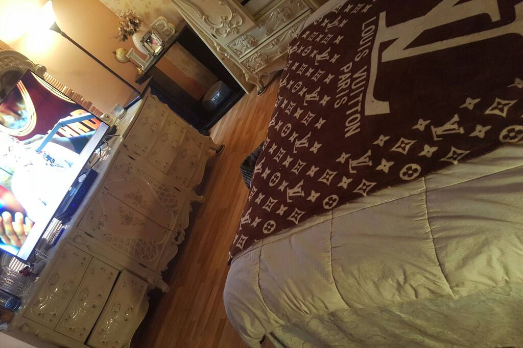 Master bedroom room has full bath in it