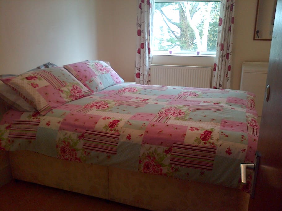 Light and airy double bedroom 1
