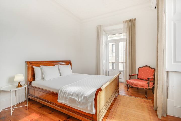 Charming Apartment City Center gallery image 2