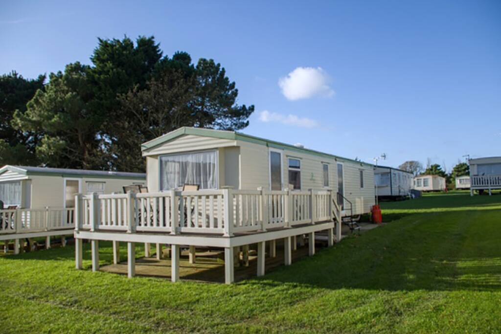 E22 Bed 6 Berth
CALL TO BOOK