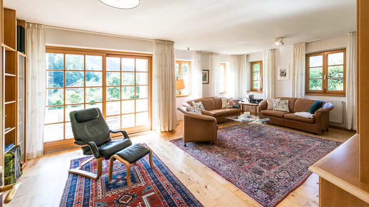 Villa Anna – Your Spacious Getaway For Up To 10 - Bad Goisern