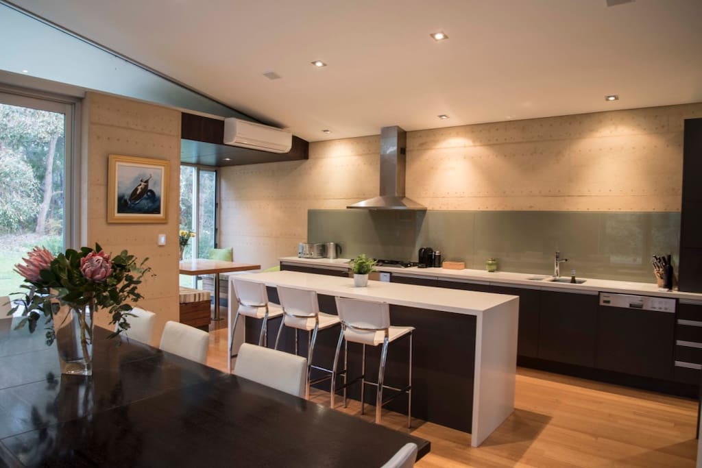 Fully equipped gourmet kitchen