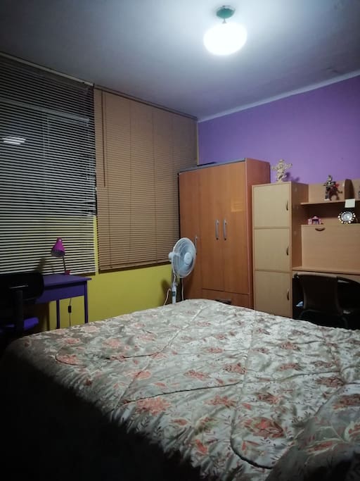 La habitación, ropero escritorio para laptop