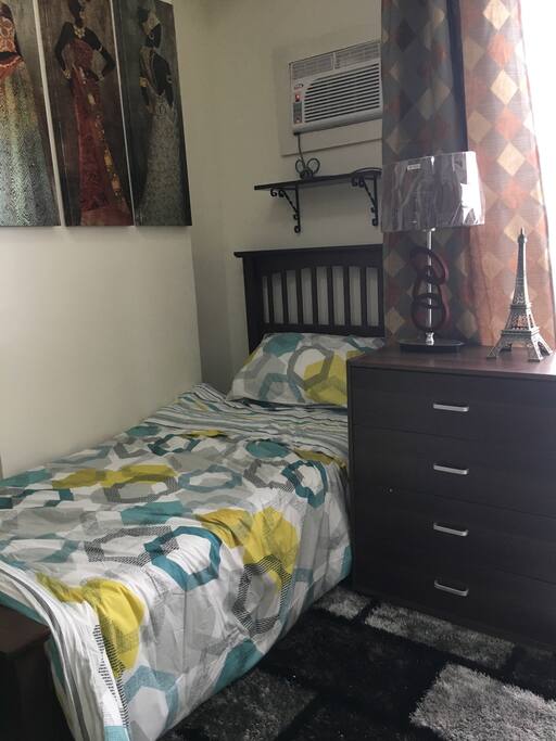 Cozy single bed