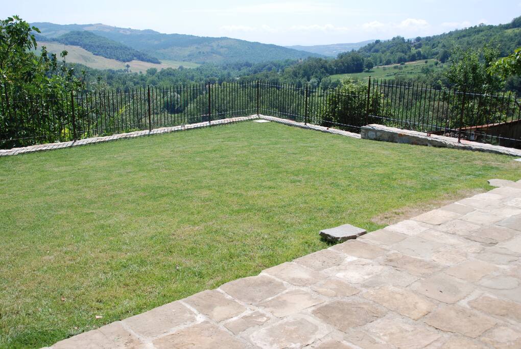 lastricato e giardino a terrazzo