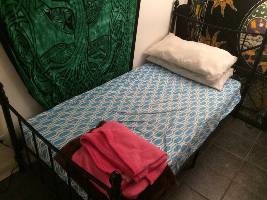 Twin bed