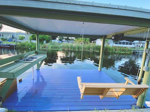 Welcome to our lake house in Okeechobee!
