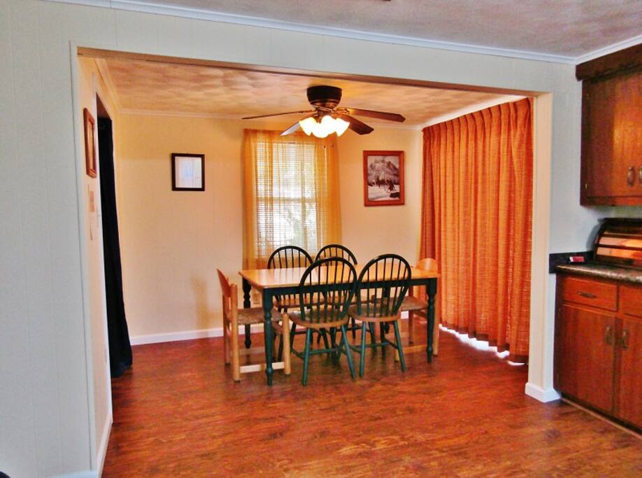 Dining room.