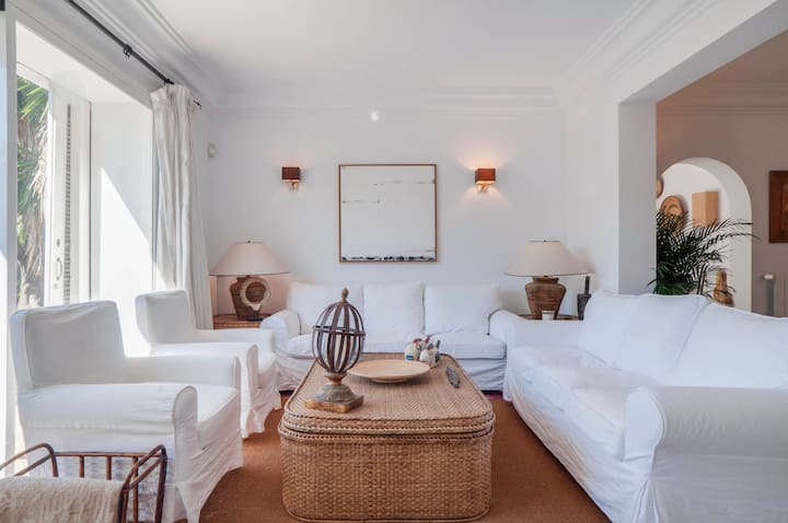 Stylish 4 Bedroom Villa In Los Monteros Beach - Marbella