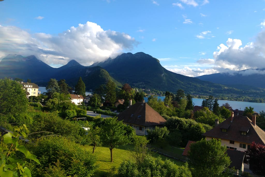 Gorgeous views of Talloires bay, Lake Annecy and Massif des Bauges