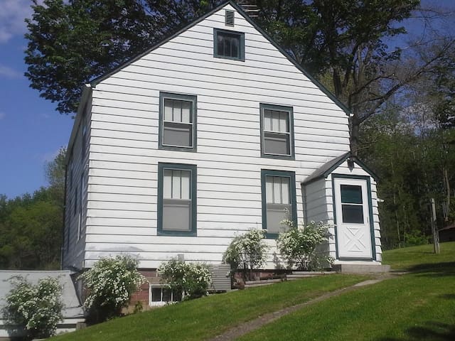 Airbnb Farmington Vacation Rentals Places To Stay Iowa