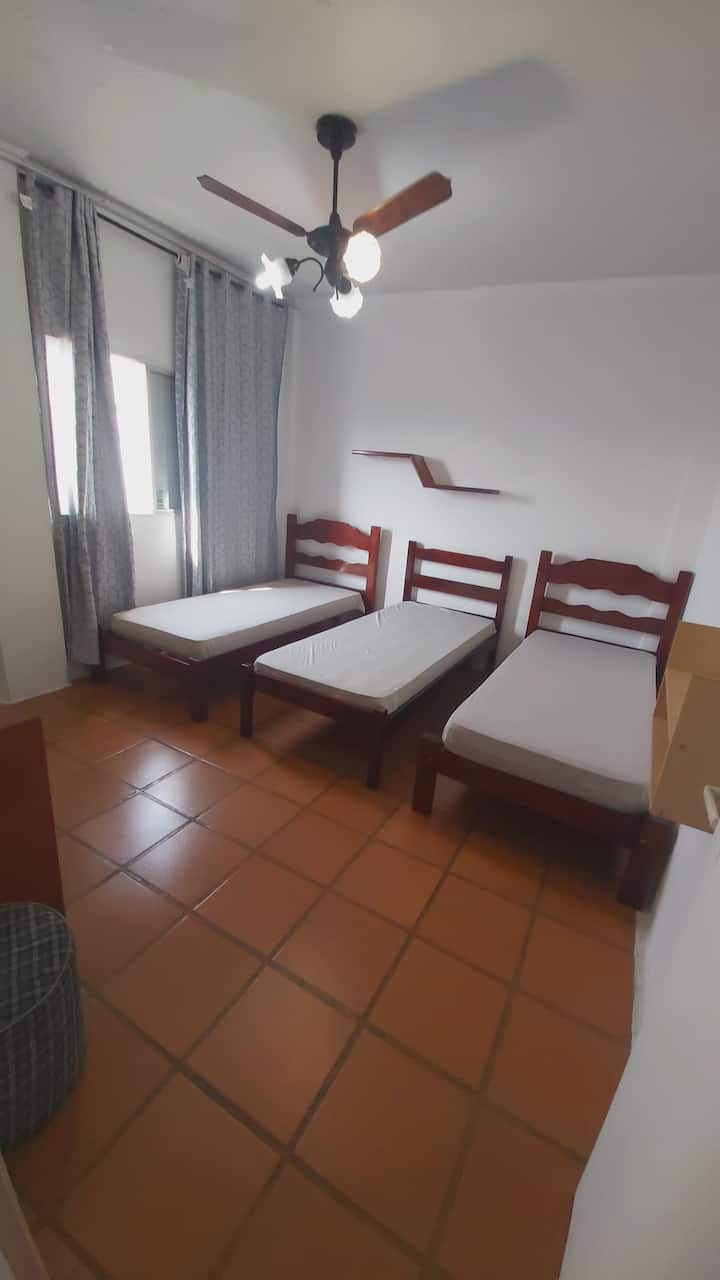 Bedroom with 3 single beds