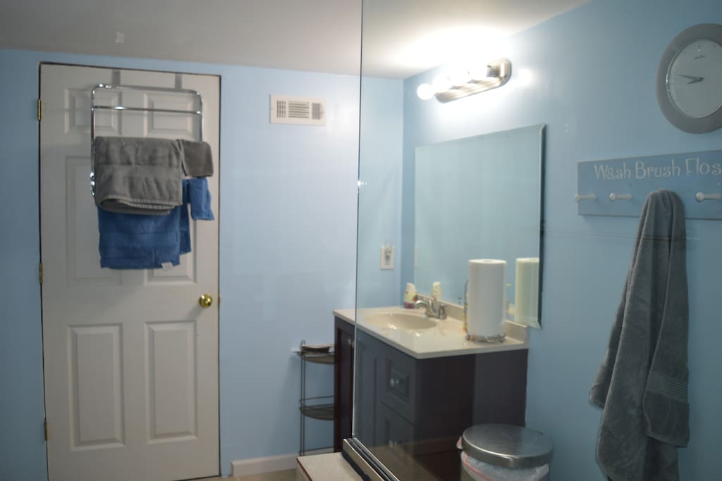 Bathroom with fresh, fluffy towels