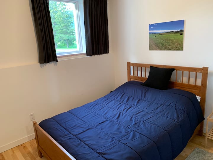 חדר עם מיטה זוגית