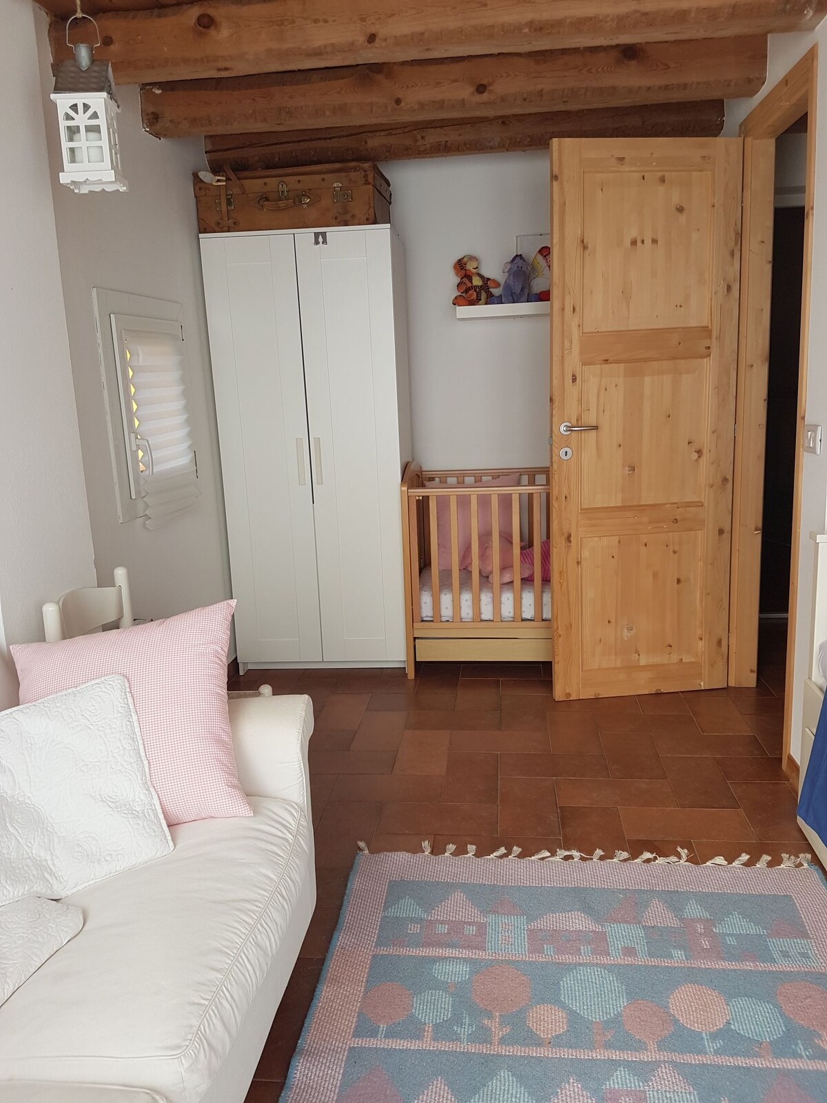 ห้องนอนเตียงใหญ่ชั้นล่าง