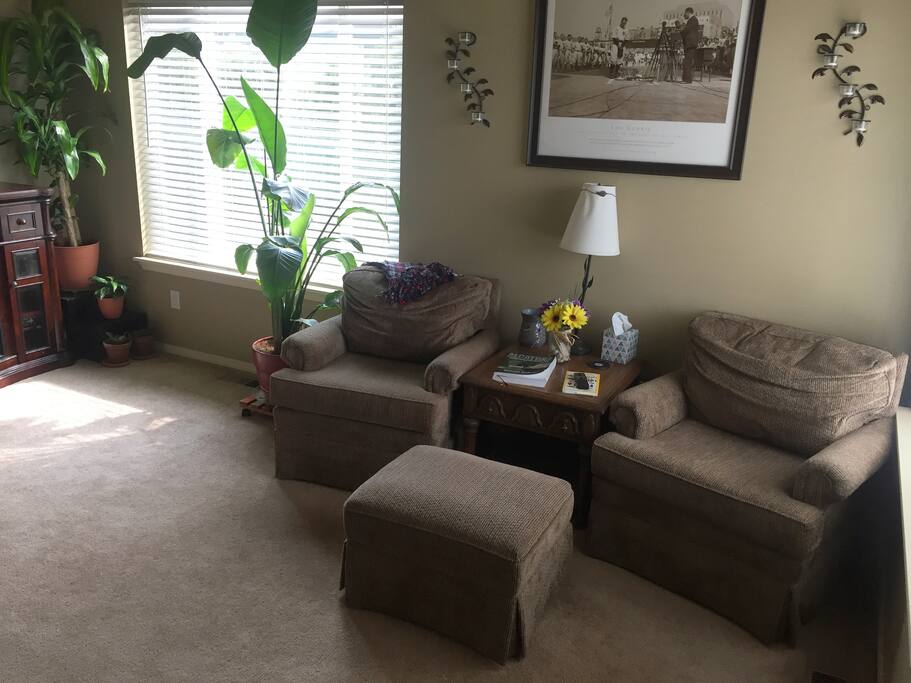 Entry/Reading Area