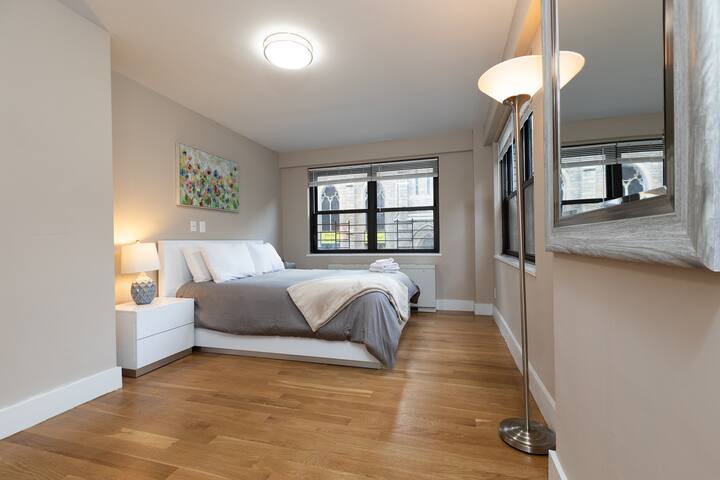 Luxury 3 Bedrooms 2.5 Baths off Lexington Ave UES gallery image 4