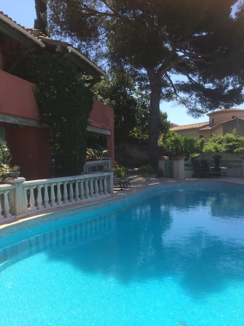 Charmant et confortableT1 accès piscine cote dAzur