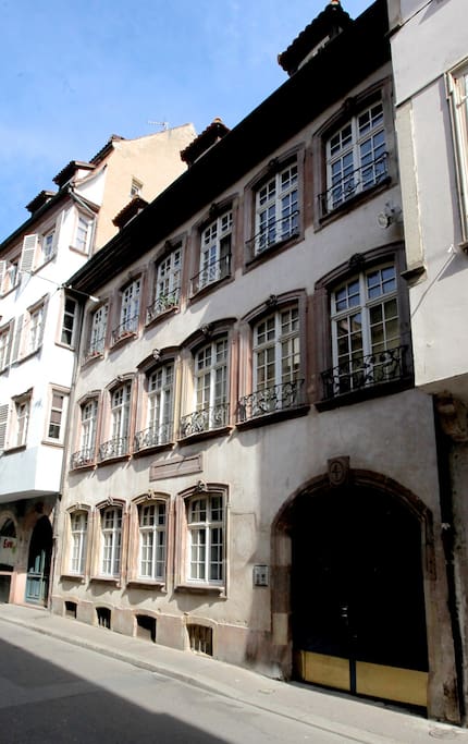 Porte d'entée de l'immeuble