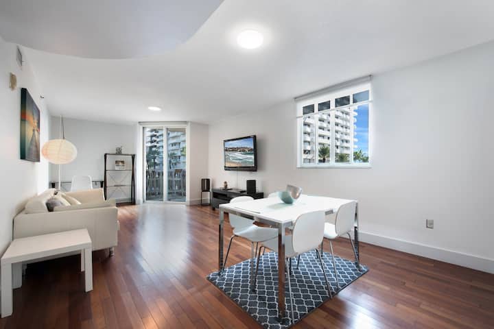 Miami Beautiful Surfside 2 Bed Apart Free Parking - North Miami, FL