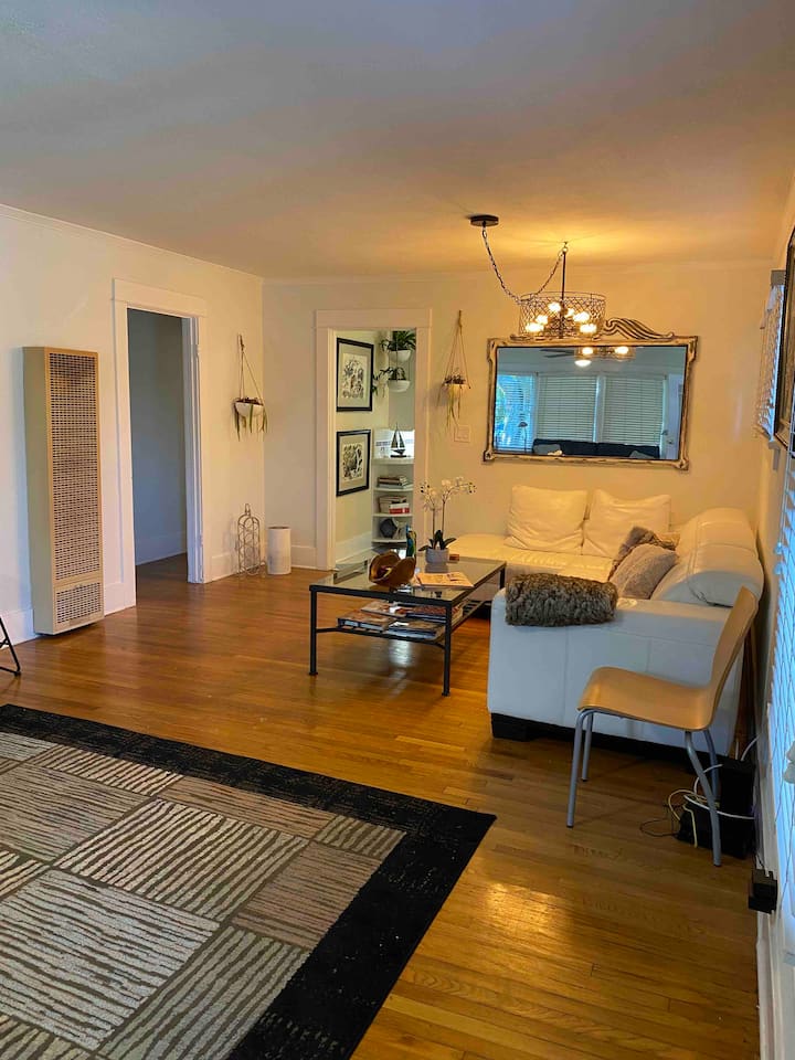 1920's Charm In Santa Monica - Santa Monica, CA