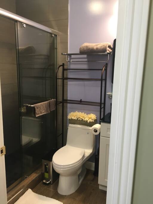 Private full bathroom
