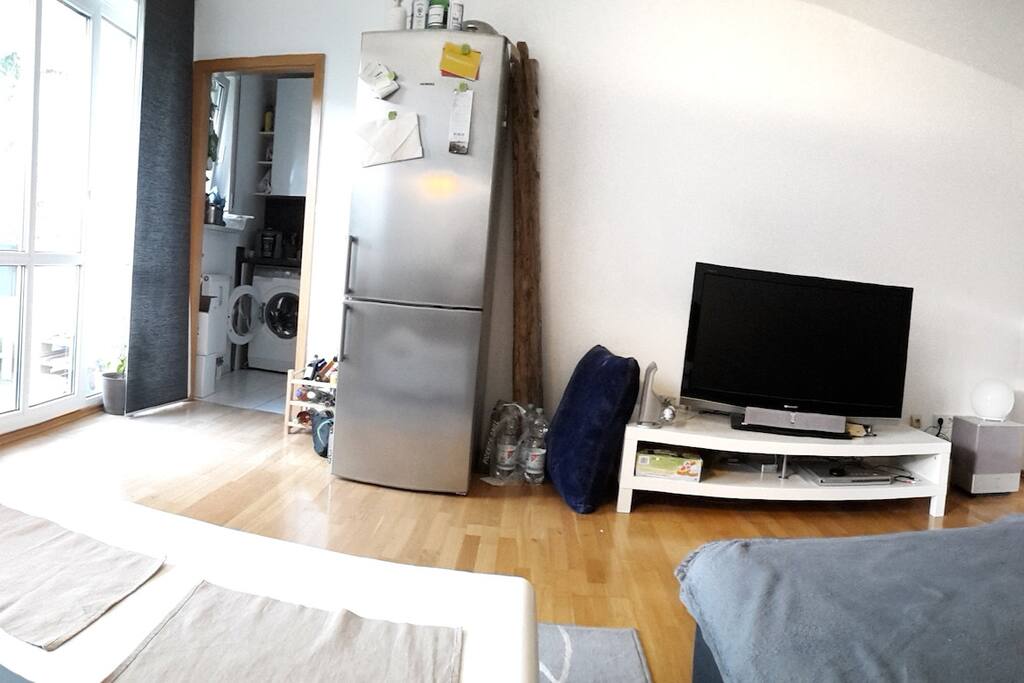 Wohnzimmer (Blick von der Couch)