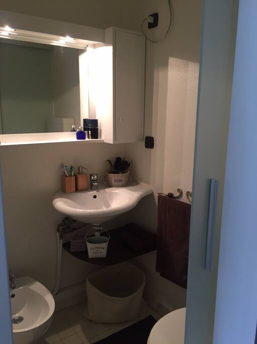 Bagno con doccia