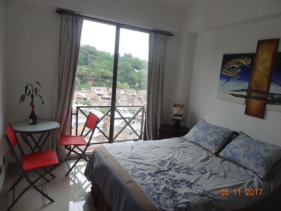 Habitación fresca, con agradable vista y buena iluminación