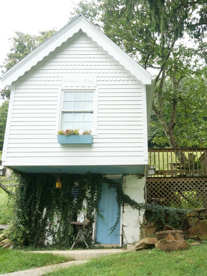 Angel Band Farm Writer's Nook Tiny houses for Rent in Philippi