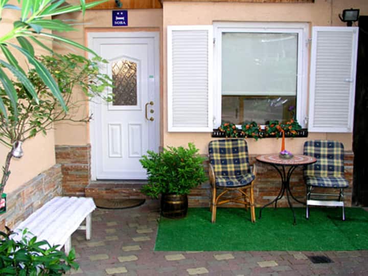 Petrova Apartment Green Oasis In The Center - Zagreb