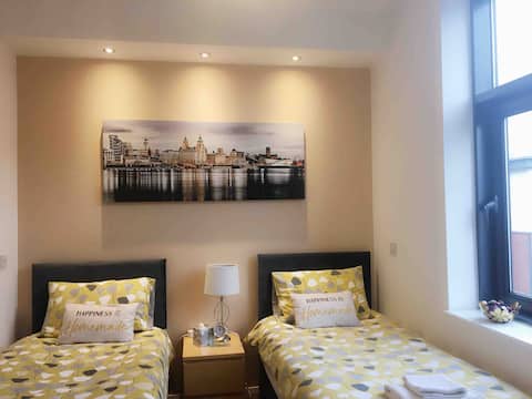 Penthouse View, Central location & Free parking