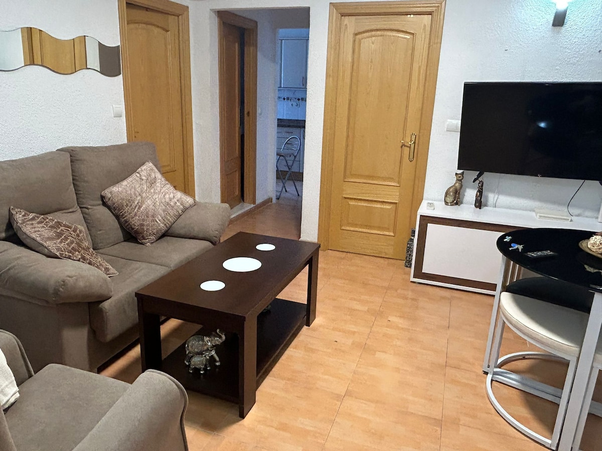 Successful Airbnb property: Centrally located and comfortable apartment, surrounded by all services in La Trinidad (Bailén Miraflores)