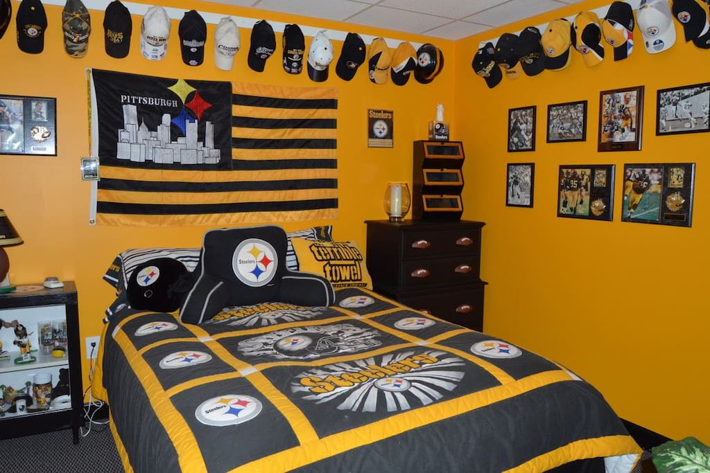 Bedroom 2 with Queen Bed