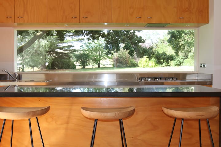 Tasmanian Country House gallery image 3