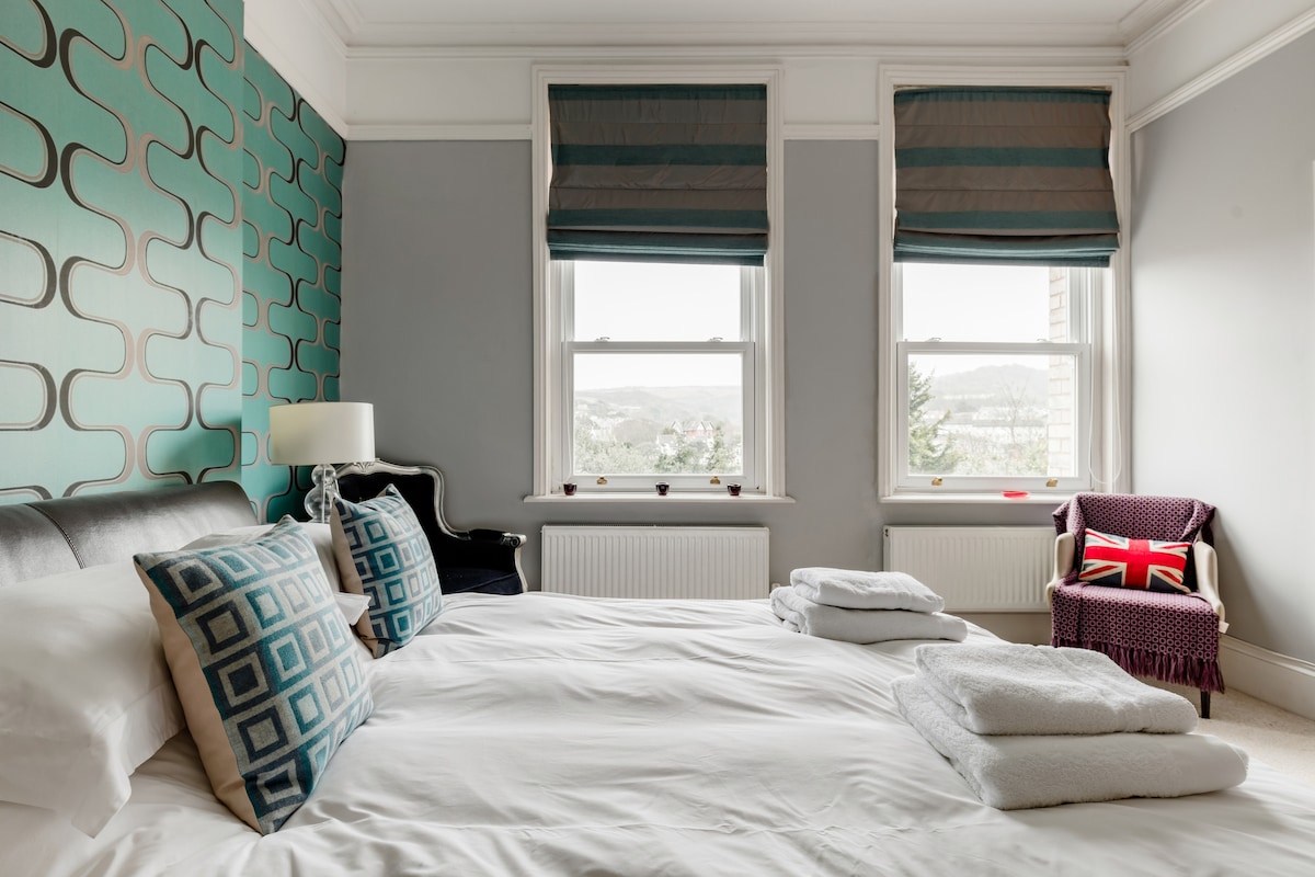 Room A with ensuite shower
