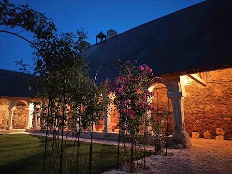 Medieval Priory - Jewel in the heart of Anjou